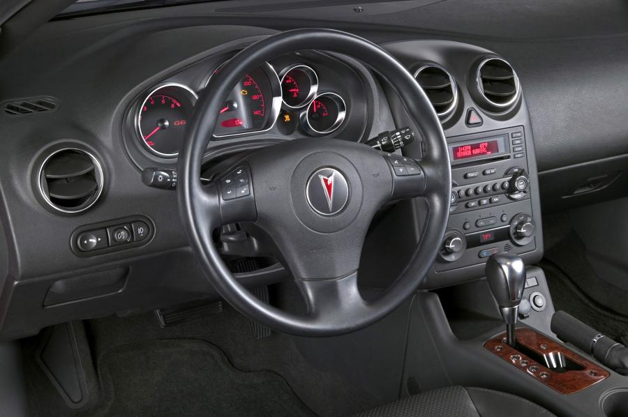  Pontiac G6 2005 года  (фото 12 из 38)